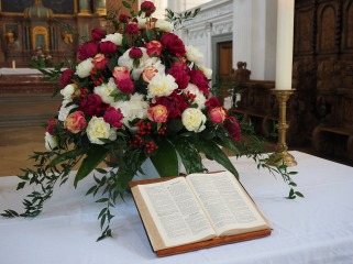 huwelijk bruidsboeket kerk