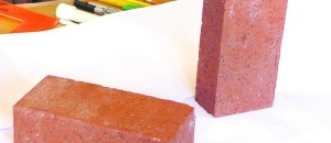 Nederlands Dagblad Charlie Charlie bakstenen