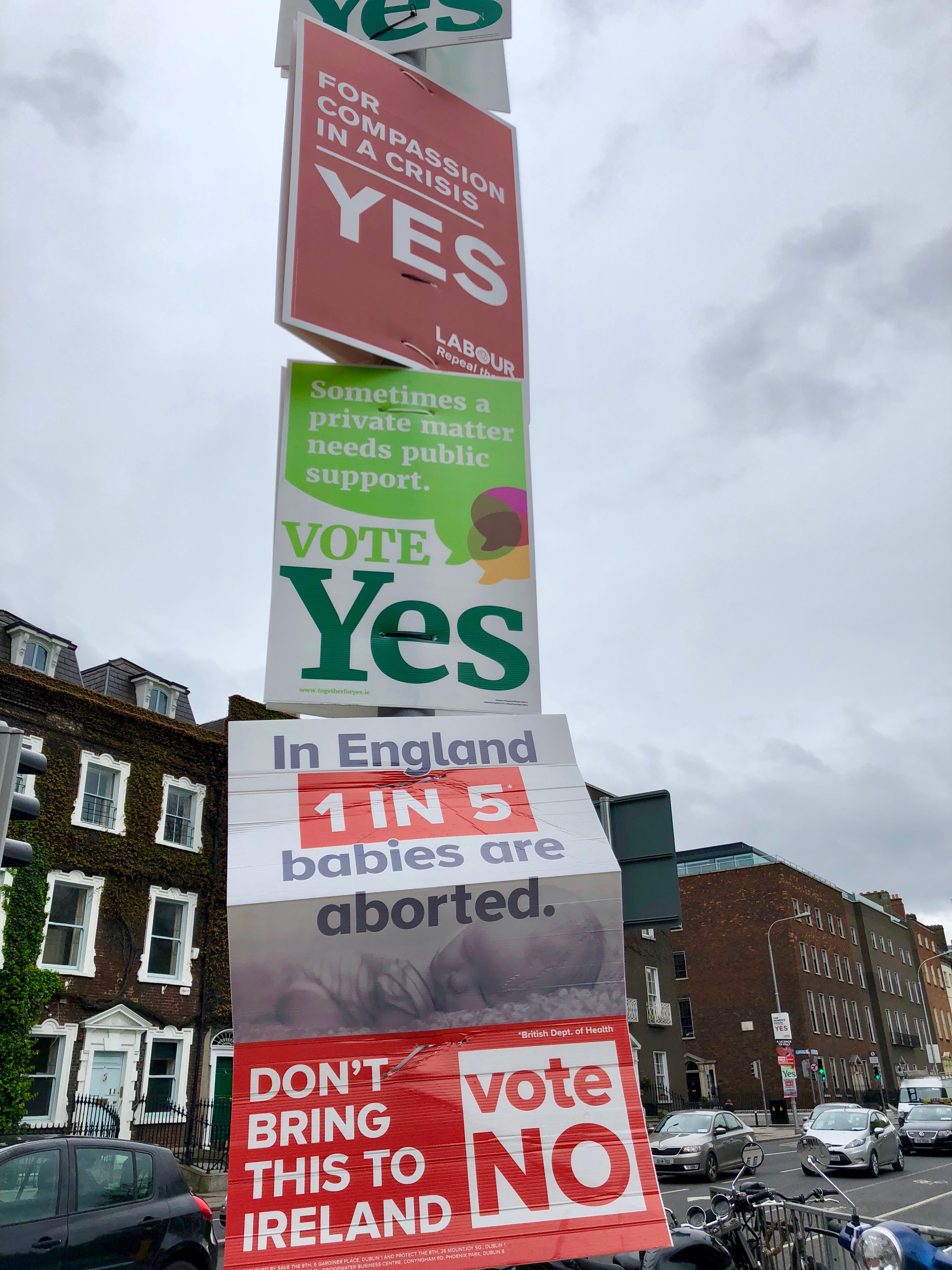 Abortion_Referendum_Campaign_Posters_in_Dublin,_May_2018_(40281031690)